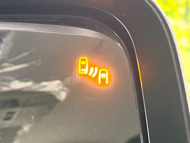 �y�u���C���h�X�|�b�g���[�j���O�z���s���A�h�A�~���[�̎��p�ɂȂ�₷���ӏ��Ɍ㑱�Ԃ��ڋ߂���ƃT�C�h�~���[�t�߂Ɍx����\���A�h���C�o�[�ɒ��ӊ��N�����Ă���܂��B