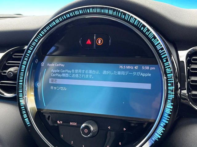 ��Apple Car Play:�X�}�z�Ƃ̗L���ڑ��ŁA�i�r�E�I�[�f�B�I�Đ��ȂǃX�}�z�̃A�v���@�\����ʂł��g����֗��@�\�ł�!