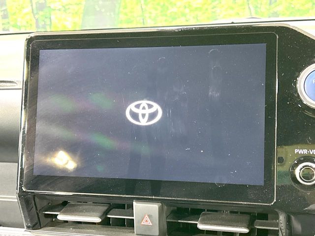 【10.5インチナビ】高級感とインパクトのある大画面ナビを装備。各種オーディオ操作はもちろん、スマホ連携もできる利便性の高いナビです♪