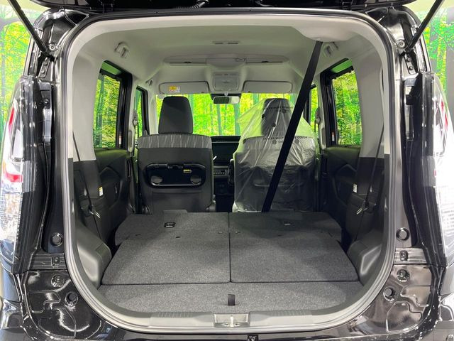 ���i�̂���������ʋ΁A���}���ɏ\���ȉ׎��X�y�[�X���m�ۂ��Ă���܂��B�Z�J���h�V�[�g��|���ƁA�傫�ȉו��̐ύڂ��\�ł���