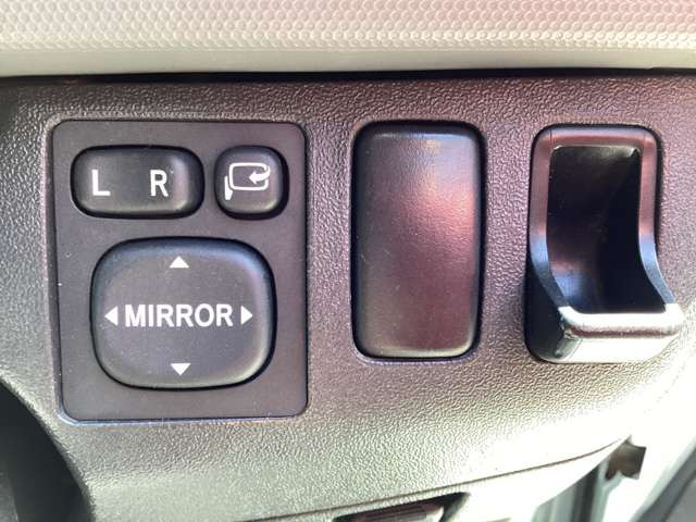 ���q������s�Ȃ��Ă���܂��B���p�Ԃ��畁�ʎԂǂ̂悤�Ȃ��Ԃł��������܂�!���薳���ł��̂ł��C�y�ɂ��\���t�����������܂���