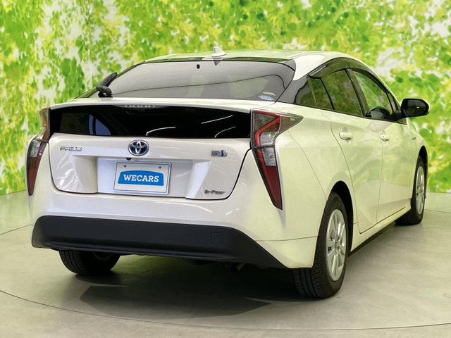 プリウス1.8 S E-Four 4WD