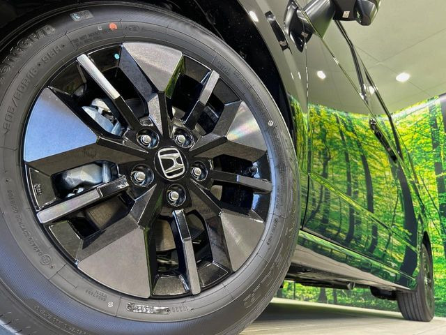 �y����16�C���`�A���~�z�C�[���z�O�ςɃ}�b�`���������A���~�z�C�[���𑕒����Ă���܂��B�e��ЊO�A���~�z�C�[����A�X�^�b�h���X�^�C�����戵�����Ă���܂��B���񂲑��k����������