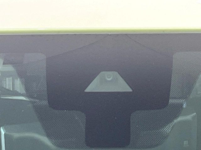 �y�G�}�[�W�F���V�[�u���[�L�z���s���ɑO���̎ԗ�����F�����A�Փ˂������Ȏ��͌x��ƃu���[�L�ŏՓˉ���Ɣ�Q�y�����A�V�X�g�B�����S�Ƀh���C�u�����y���݂��������܂��B