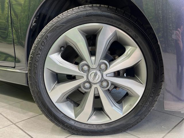 �y����15�C���`�A���~�z�C�[���z�O�ςɃ}�b�`���������A���~�z�C�[���𑕒����Ă���܂��B�e��ЊO�A���~�z�C�[����A�X�^�b�h���X�^�C�����戵�����Ă���܂��B���񂲑��k����������