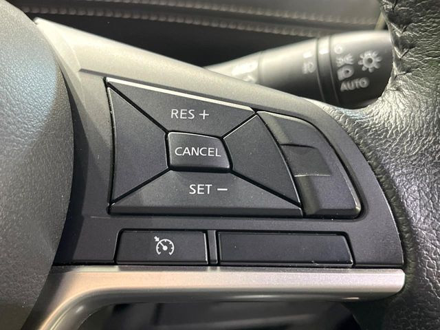 �y�N���[�Y�R���g���[���z�������H�����N���N���s�B�A�N�Z���𗣂��Ă���葬�x�ő��s���ł��A�������^�]���̕��S���y��!�����E�������ȒP�ȃX�C�b�`����Œ����ł��܂��B