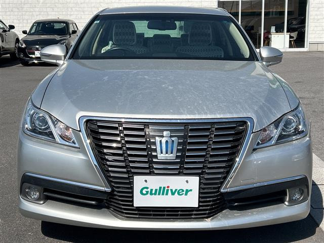 クラウンハイブリッド 2.5 ロイヤルサルーン