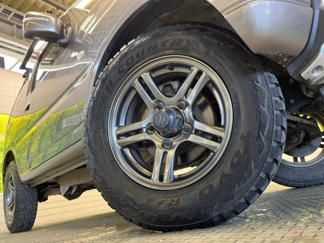 �y����16�C���`�A���~�z�C�[���z�O�ςɃ}�b�`���������A���~�z�C�[���𑕒����Ă���܂��B�e��ЊO�A���~�z�C�[����A�X�^�b�h���X�^�C�����戵�����Ă���܂��B���񂲑��k����������
