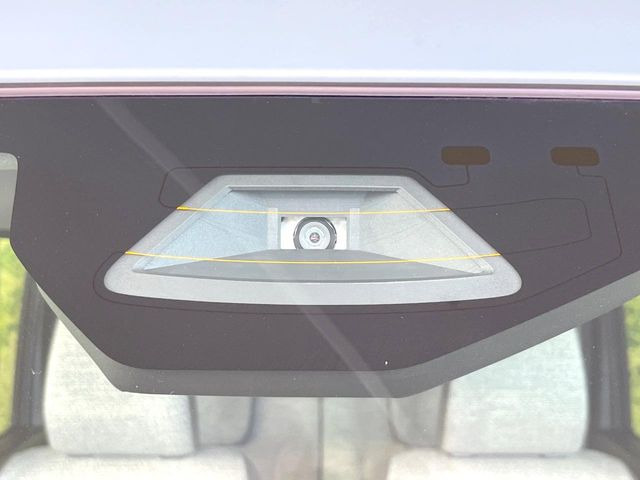 【スズキ セーフティサポート】走行中に前方の車両等を認識し、衝突しそうな時は警報とブレーキで衝突回避と被害軽減をアシスト。より安全にドライブをお楽しみいただけます。