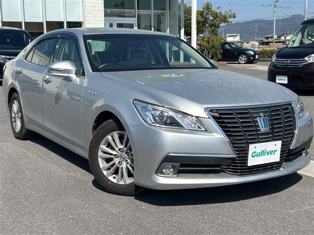 クラウンハイブリッド 2.5 ロイヤルサルーン