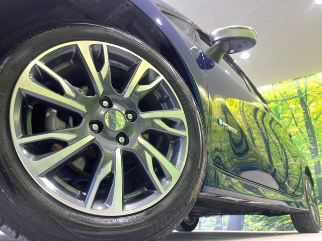 【純正16インチアルミホイール】外観にマッチした純正アルミホイールを装着しております。各種社外アルミホイールや、スタッドレスタイヤも取扱いしております。是非ご相談ください♪