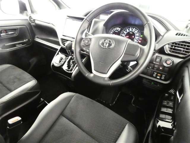 ヴォクシー2.0 ZS 煌III