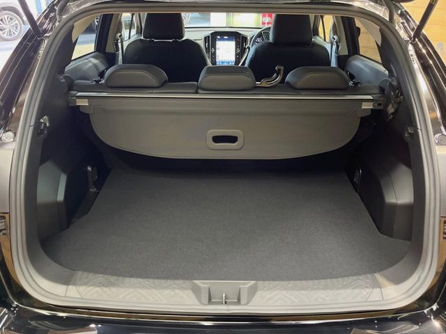 後部座席も気になるようなキズ・汚れやへたり等、大きなダメージはなく、良好な状態です。