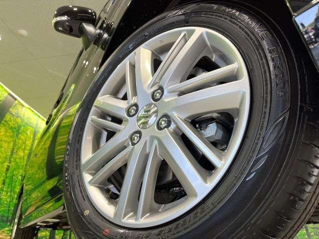 �y����15�C���`�A���~�z�C�[���z�O�ςɃ}�b�`���������A���~�z�C�[���𑕒����Ă���܂��B�e��ЊO�A���~�z�C�[����A�X�^�b�h���X�^�C�����戵�����Ă���܂��B���񂲑��k����������