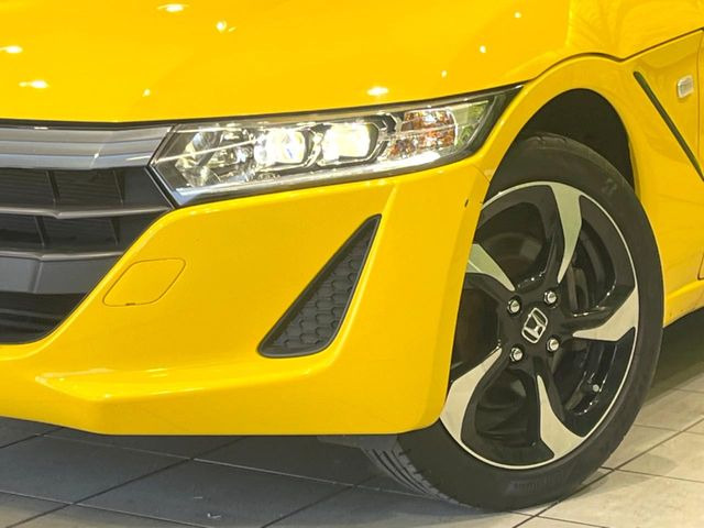 �yLED�w�b�h���C�g�z���V����ԑ��s�����ǍD�Ȏ��E���m�ۂ����S���ĉ^�]�ł��鍂�P�xLED�w�b�h���C�g�𑕔�!�_�����x�������A����d�͂��}�����Ă��܂��B