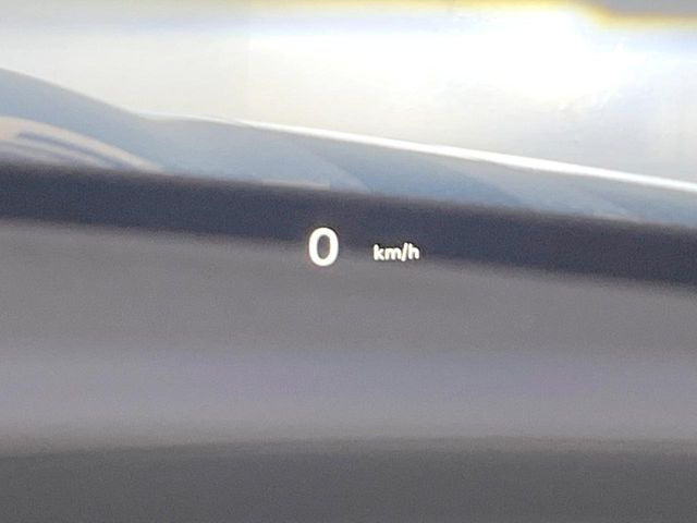 ���w�b�h�A�b�v�f�B�X�v���C:���݂̑��x�⑖�s�����f�W�^���\���ŉ^�]�ȑO���̃K���X�ɓ��e!�^�]���A���������炳���K�v�ȏ����m�F�ł���̂łƂ��Ă��֗��ň��S!