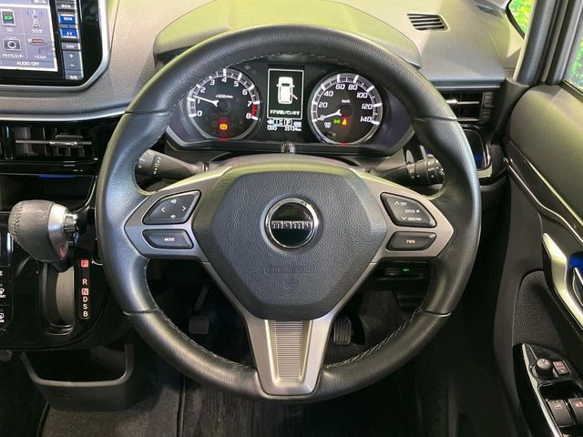 �y�����v�����X�e�A�����O�z�㎿�Ȋv���g�p���邱�ƂŁA��ɂ����������݂ƂĂ��^�]���₷���n���h���ł���