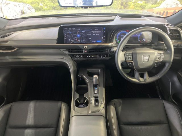 クラウンクロスオーバー2.5 G アドバンスト レザー パッケージ E-Four 4WD