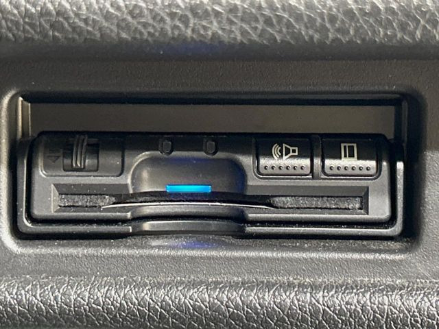 【ETC】高速道路の料金所をストレスなく通過!話題のスポットやサービスエリアに多い「スマートIC」利用時は必須のアイテムです。当店でセットアップを実施、ご納車当日からすぐにご利用いただけます!