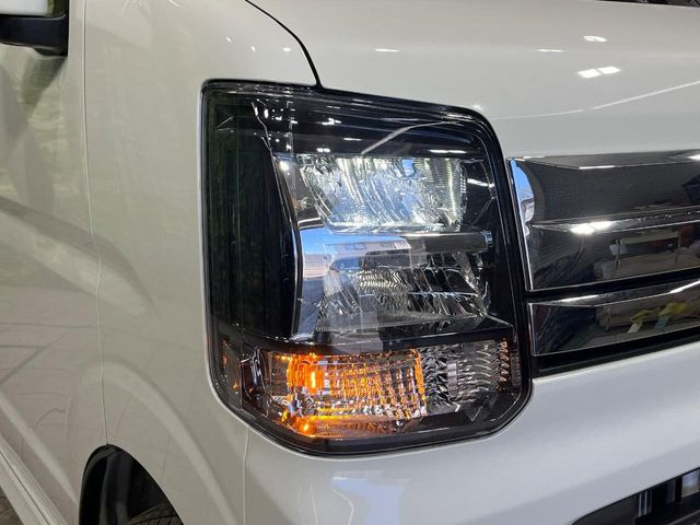 �yLED�w�b�h���C�g�z���V����ԑ��s�����ǍD�Ȏ��E���m�ۂ����S���ĉ^�]�ł��鍂�P�xLED�w�b�h���C�g�𑕔�!�_�����x�������A����d�͂��}�����Ă��܂��B