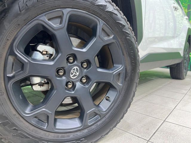 �y����18�C���`�A���~�z�C�[���z�O�ςɃ}�b�`���������A���~�z�C�[���𑕒����Ă���܂��B�e��ЊO�A���~�z�C�[����A�X�^�b�h���X�^�C�����戵�����Ă���܂��B���񂲑��k����������