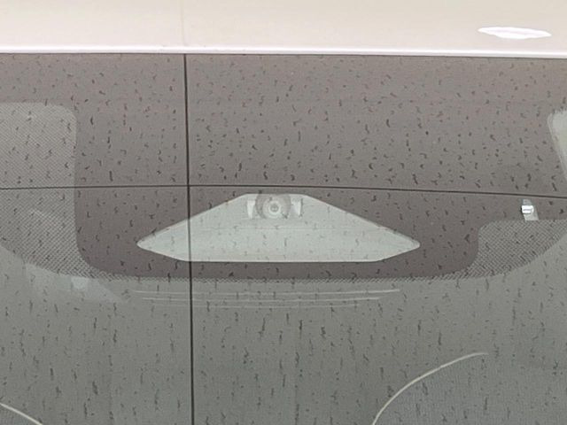 �y�g���^�Z�[�t�e�B�Z���X�z���s���ɑO���̎ԗ�����F�����A�Փ˂������Ȏ��͌x��ƃu���[�L�ŏՓˉ���Ɣ�Q�y�����A�V�X�g�B�����S�Ƀh���C�u�����y���݂��������܂��B