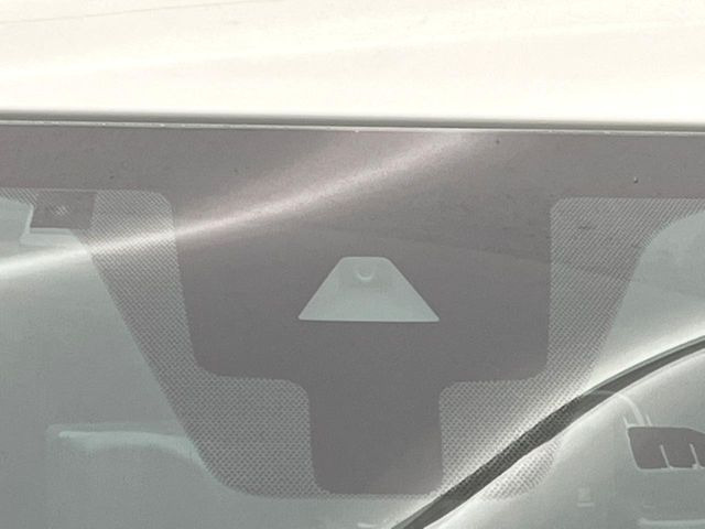 �y�C���e���W�F���g�G�}�[�W�F���V�[�u���[�L�z�t�����g�J�����őO���̎ԗ�����s�҂����m�B�Փ˂������Ȏ��͏Փ˔�Q�y���u���[�L���쓮�A�Փˉ�����T�|�[�g�B�����S�Ƀh���C�u�����y���݂��������܂��B