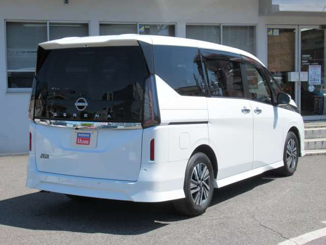 セレナ2.0 ハイウェイスターV