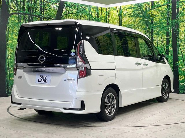 ☆全国のネクステージからお取り寄せが可能※!遠方の店舗に展示してあるクルマが気になる場合も、最寄りの店舗でご覧いただくことが可能です!是非私たちに要望をお聞かせください!※別途費用