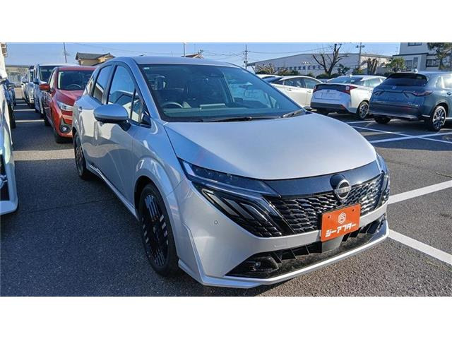 ノートオーラ1.2 G FOUR レザーエディション 4WD