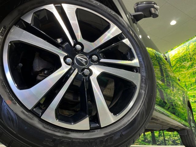 �y����17�C���`�A���~�z�C�[���z�O�ςɃ}�b�`���������A���~�z�C�[���𑕒����Ă���܂��B�e��ЊO�A���~�z�C�[����A�X�^�b�h���X�^�C�����戵�����Ă���܂��B���񂲑��k����������