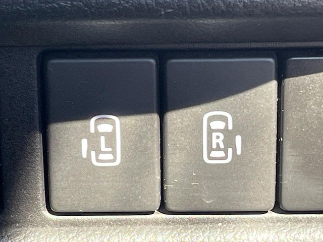 �y�����p���[�X���C�h�h�A�z�X�}�[�g�L�[��^�]�Ȃ̃X�C�b�`�Ō�ȗ����X���C�h�h�A�̊J���\���d��������͂����ăh�A���J����K�v�������A�����Ȃ��q�l�ł��ȒP�ɊJ���߂ł����K�ł���