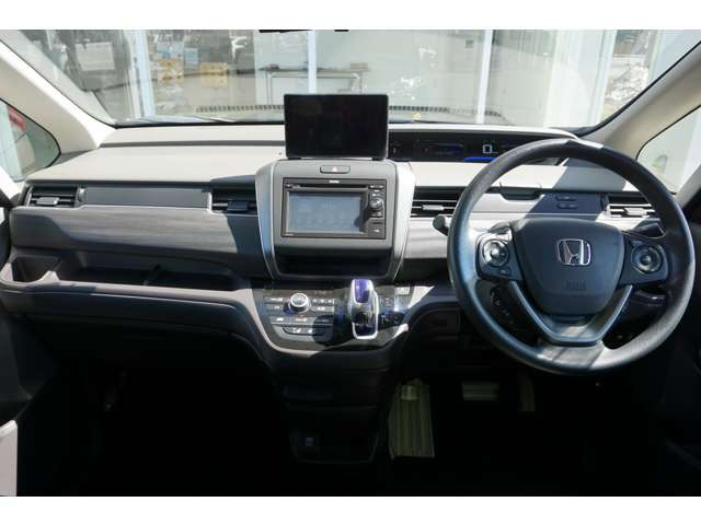 フリード1.5 ハイブリッド G 4WD