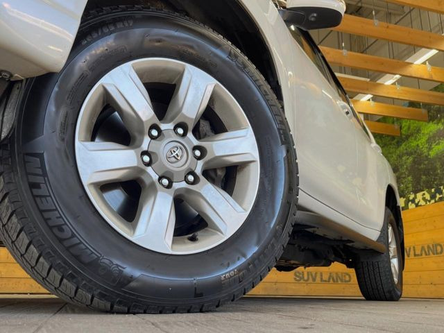 �y����17�C���`�A���~�z�C�[���z�O�ςɃ}�b�`���������A���~�z�C�[���𑕒����Ă���܂��B�e��ЊO�A���~�z�C�[����A�X�^�b�h���X�^�C�����戵�����Ă���܂��B���񂲑��k����������