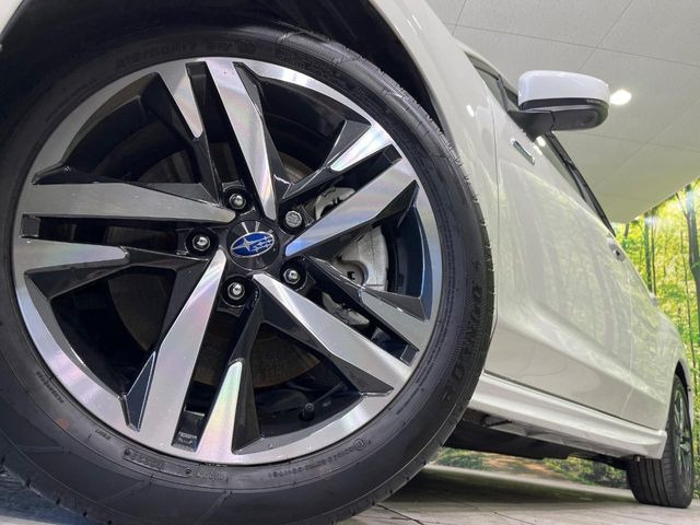 �y����17���`�A���~�z�C�[���z�O�ςɃ}�b�`���������A���~�z�C�[���𑕒����Ă���܂��B�e��ЊO�A���~�z�C�[����A�X�^�b�h���X�^�C�����戵�����Ă���܂��B���񂲑��k����������