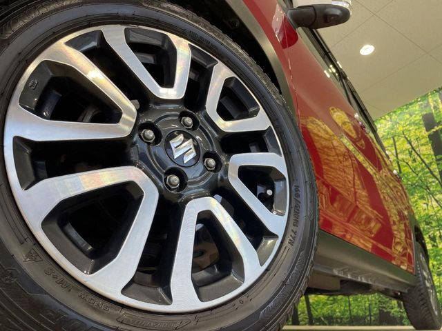 �y����15�C���`�A���~�z�C�[���z�O�ςɃ}�b�`���������A���~�z�C�[���𑕒����Ă���܂��B�e��ЊO�A���~�z�C�[����A�X�^�b�h���X�^�C�����戵�����Ă���܂��B���񂲑��k����������