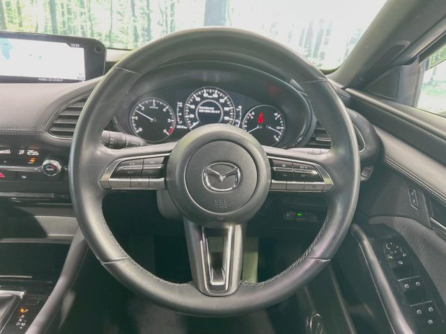 �y�����v�����X�e�A�����O�z�㎿�Ȋv���g�p���邱�ƂŁA��ɂ����������݂ƂĂ��^�]���₷���n���h���ł���