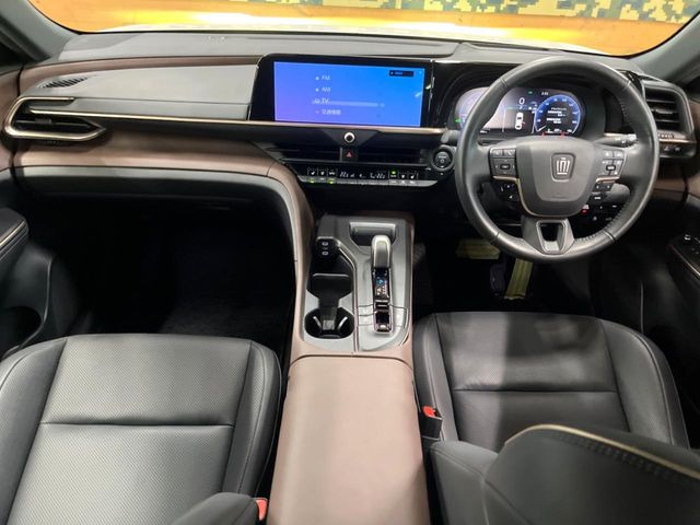 クラウンクロスオーバー2.5 G アドバンスト レザー パッケージ E-Four 4WD