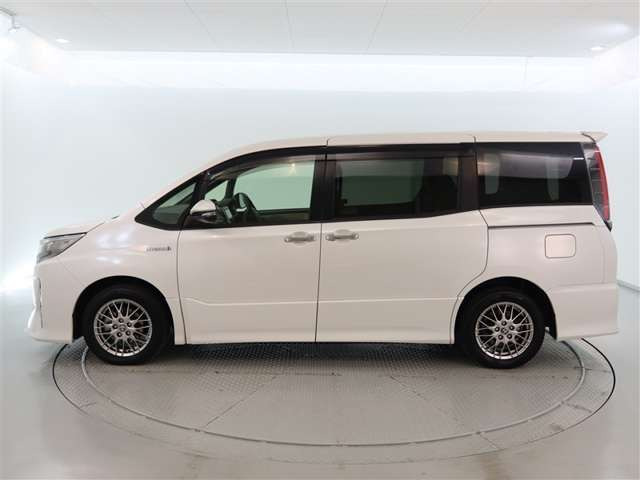 ノア1.8 ハイブリッド Si W×B II