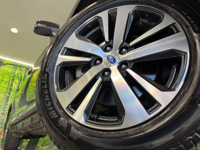 �y����18�C���`�A���~�z�C�[���z�O�ςɃ}�b�`���������A���~�z�C�[���𑕒����Ă���܂��B�e��ЊO�A���~�z�C�[����A�X�^�b�h���X�^�C�����戵�����Ă���܂��B���񂲑��k����������