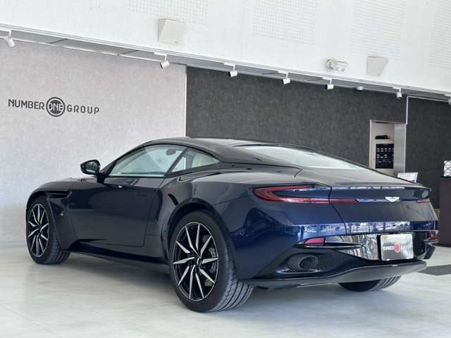 外装色:ミッドナイトブルー