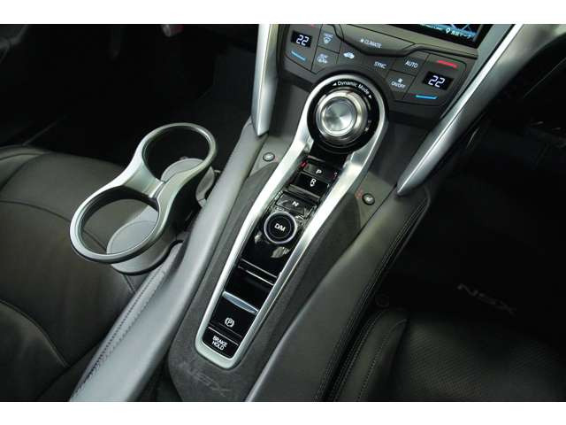 ��؂̖��ʂ��Ȃ����Z���^�[�R���\�[���B����ł��ď[�������͊�������Ă���̂ŁA���K�ɉ߂������Ƃ��\�ł��B