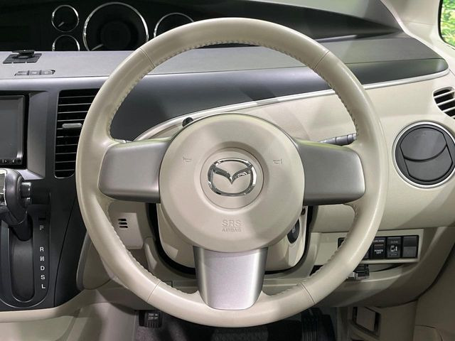 �y�����v�����X�e�A�����O�z�㎿�Ȋv���g�p���邱�ƂŁA��ɂ����������݂ƂĂ��^�]���₷���n���h���ł���