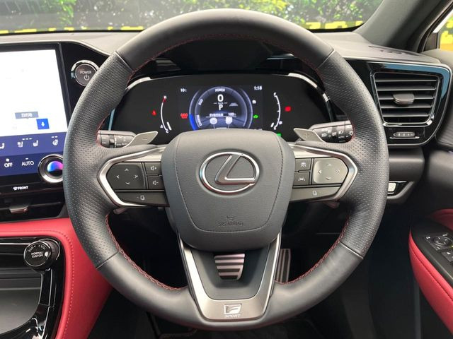 �y�����v�����X�e�A�����O�z�㎿�Ȋv���g�p���邱�ƂŁA��ɂ����������݂ƂĂ��^�]���₷���n���h���ł���