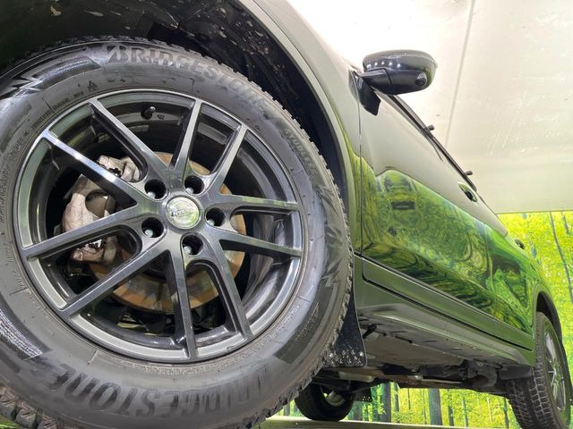 �y�A���~�z�C�[���z�O�ςɃ}�b�`�����A���~�z�C�[���𑕒����Ă���܂��B�e��A���~�z�C�[����A�X�^�b�h���X�^�C�����戵�����Ă���܂��B���񂲑��k����������