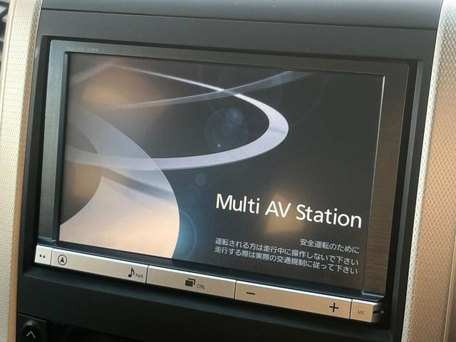 �y���[�J�[�����i�r�z�C���e���A�ɗn�����ރX�^�C���b�V���ȁu��p�݌v�v���[�J�[�i�r�𑕔��􎋔F���⑀�쐫�ȂǊ�{���\�ɂ��D��A���㎿�ȃJ�[���C�t�����y���݂��������܂��B