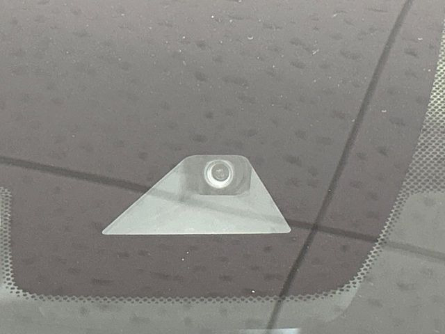 �y�C���e���W�F���g�G�}�[�W�F���V�[�u���[�L�z�t�����g�J�����őO���̎ԗ�����s�҂����m�B�Փ˂������Ȏ��͏Փ˔�Q�y���u���[�L���쓮�A�Փˉ�����T�|�[�g�B�����S�Ƀh���C�u�����y���݂��������܂��B