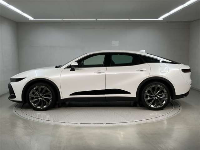 クラウンクロスオーバー2.5 G アドバンスト レザー パッケージ E-Four 4WD