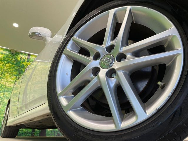 �y����18�C���`�A���~�z�C�[���z�O�ςɃ}�b�`���������A���~�z�C�[���𑕒����Ă���܂��B�e��ЊO�A���~�z�C�[����A�X�^�b�h���X�^�C�����戵�����Ă���܂��B���񂲑��k����������