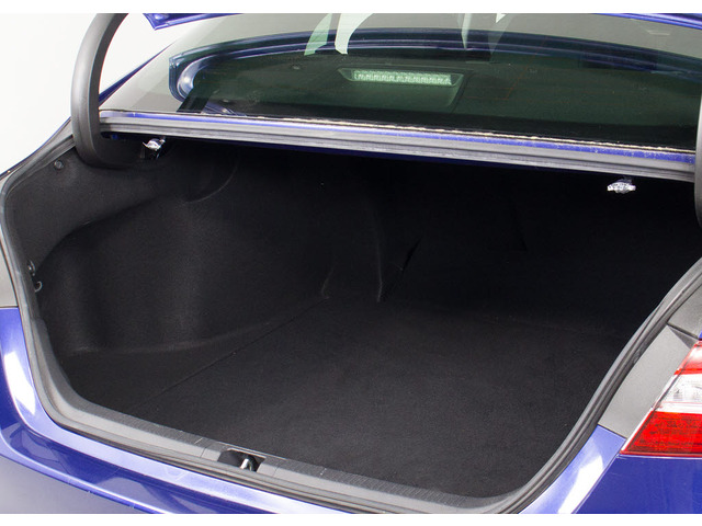 �g�����N�������Ǝv���Ă���܂���?���ۂ͑�e�ʃg�����N�ł�!���s���̒������h���C�u�����K�ł�!�܂��A�����t���X�y�[�X���������Ă���܂��̂ŁA��Ԃł��A�J�ł���̓������Ă�����育�������܂��B